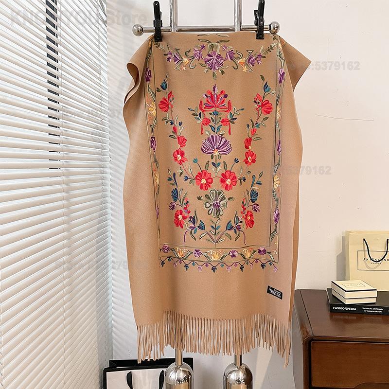 Women Retro Floral Embroidery  - Go Ethnic Fashion 评论和价格