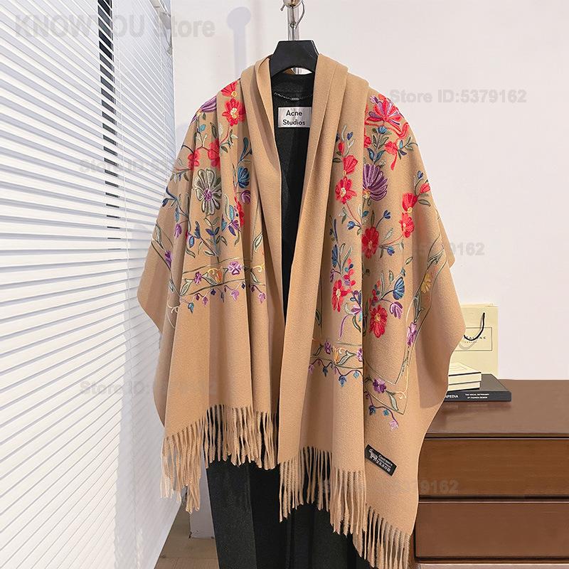 Women Retro Floral Embroidery  - Go Ethnic Fashion 评论和价格