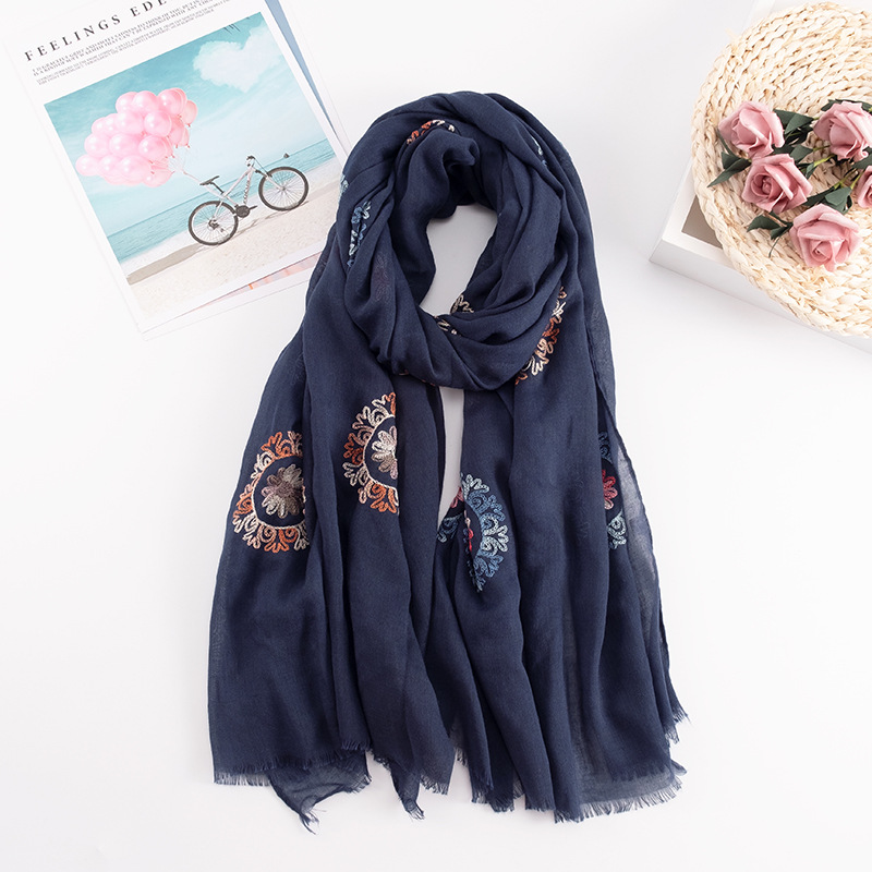 Many Colours Ethnic Embroidery - Winter Ethnic Fashion For Women 评论和价格
